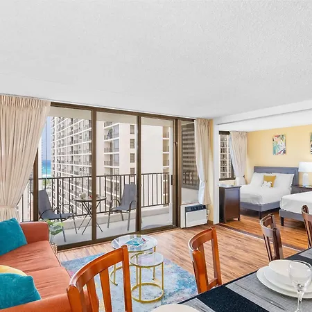Beautiful 1Br, Steps To Waikiki Beach And Parking